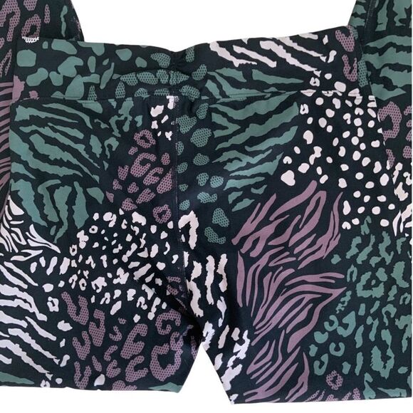 Calvin Klein Performance Leggings Capri Geometric Pattern Multi-Color Size M - Picture 5 of 9